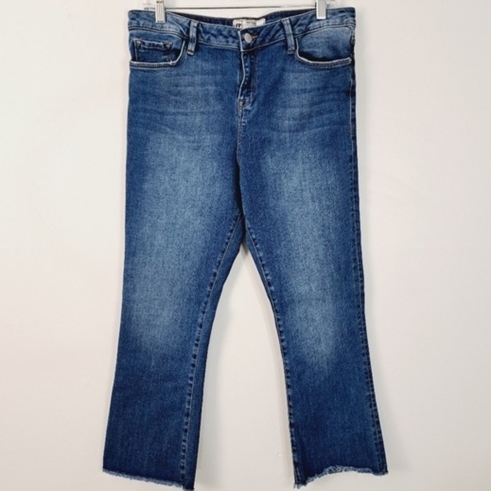 Free People Hi Rise Raw Hem Straight Leg Crop Medium Wash Jeans Size 32
